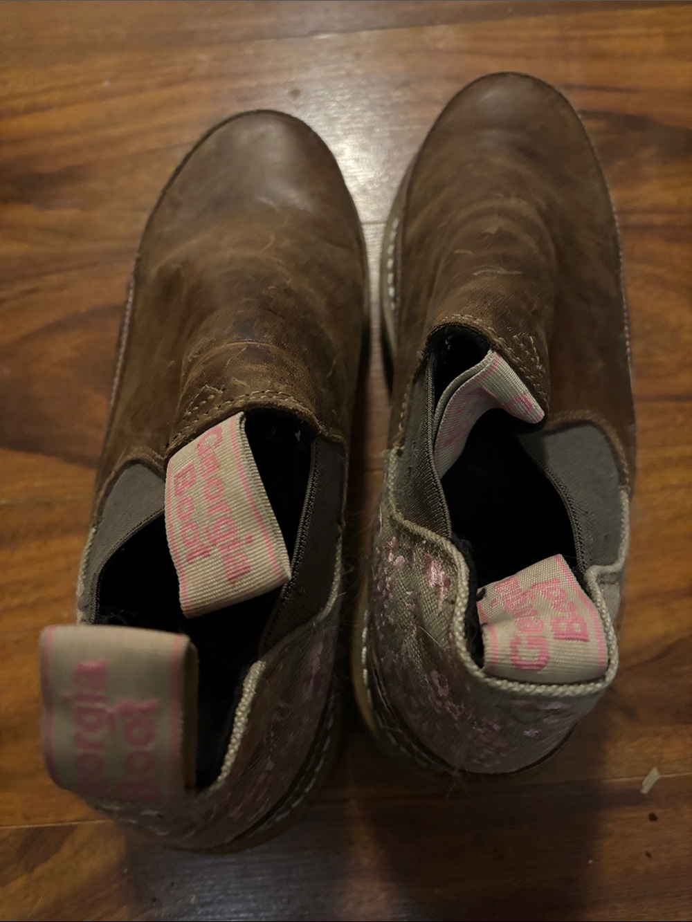 Georgia boots Woman Brown Leather Slip-On Boots with Pink Accents